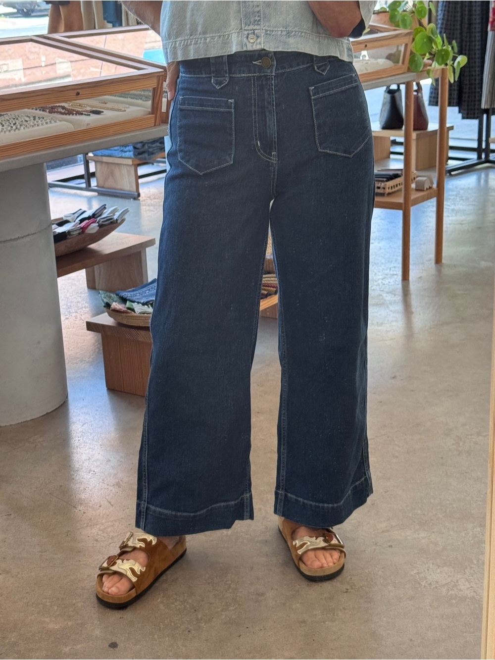 Frame Crop Flair Jean with Patch Pockets